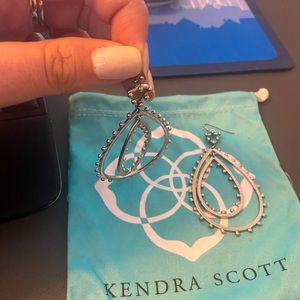⛓⚡️Kendra Scott Silver Drop Earrings⚡️ ⛓